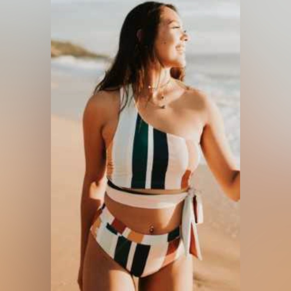 Nani Bikini